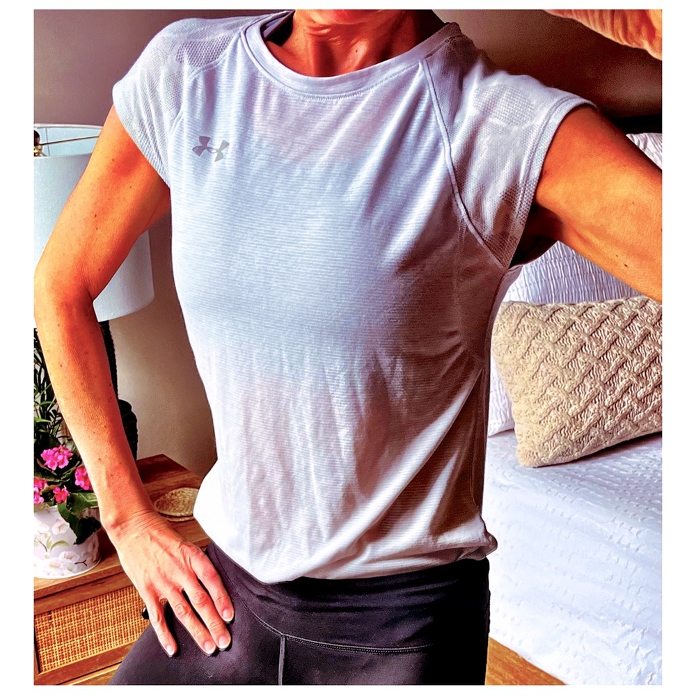 Under Armour short sleeve top